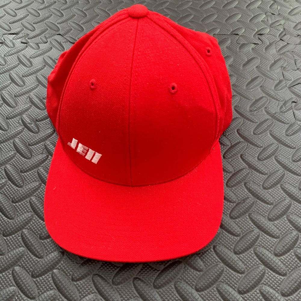 JE11 Hat